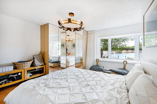 Chambre à coucher - 13 Rue Alfred, Laval (Sainte-Rose), QC - Indoor Photo Showing Bedroom