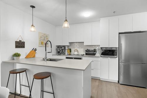 Kitchen - 504-75 Rue De Castelnau O., Montréal (Villeray/Saint-Michel/Parc-Extension), QC - Indoor Photo Showing Kitchen