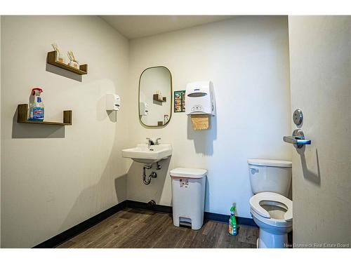 5 Acorn St, Fredericton, NB 