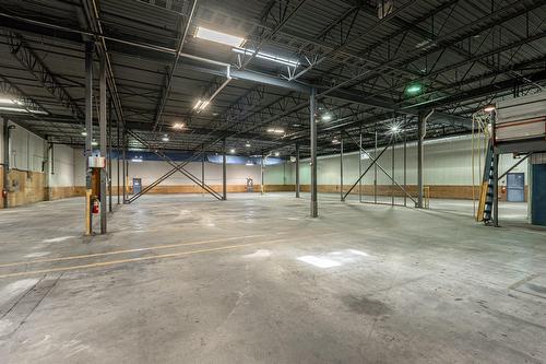 Intérieur - 60Z Rue Sheard, Coaticook, QC - Indoor Photo Showing Garage