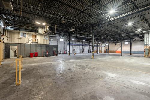 Intérieur - 60Z Rue Sheard, Coaticook, QC - Indoor Photo Showing Garage