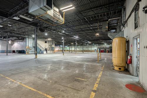 Intérieur - 60Z Rue Sheard, Coaticook, QC - Indoor Photo Showing Garage