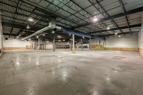 Intérieur - 60Z Rue Sheard, Coaticook, QC - Indoor Photo Showing Garage
