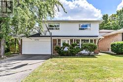 21 WHITEHORN CRESCENT  Toronto, ON M2J 3B1