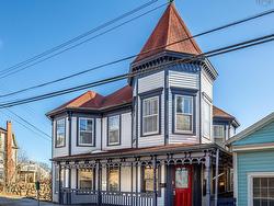 306 Lincoln Street  Lunenburg, NS B0J 2C0