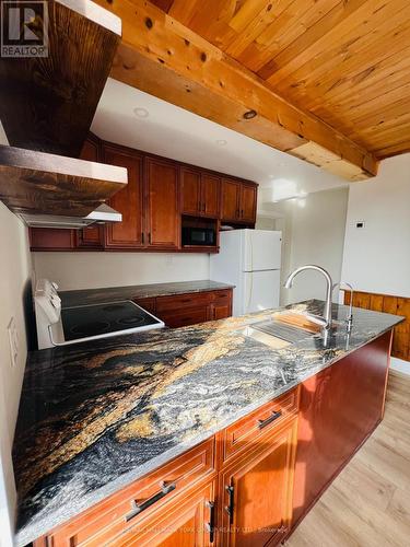 3526 Line 13 Line, Bradford West Gwillimbury, ON - Indoor Photo Showing Kitchen With Double Sink