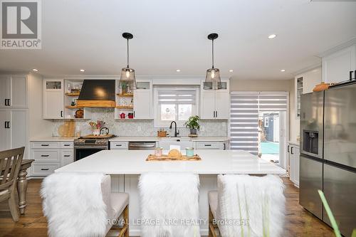 6796 Stokes Street, Niagara Falls (Dorchester), ON - Indoor Photo Showing Kitchen With Upgraded Kitchen