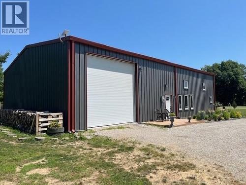 1357 Smithfalls Road, Dawn-Euphemia, ON - Outdoor