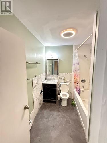 119 Cumberland Crescent, St. John'S, NL - Indoor Photo Showing Bathroom