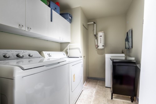 Laundry room - 202-845 Rue Rodier, Saint-Jean-Sur-Richelieu, QC - Indoor Photo Showing Laundry Room