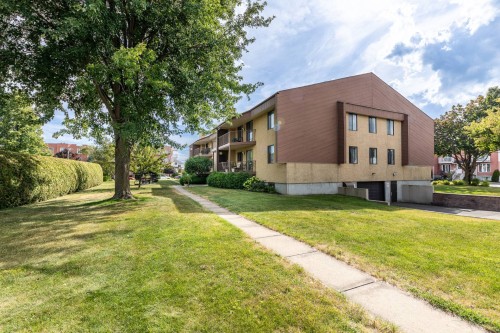 Garage - 202-845 Rue Rodier, Saint-Jean-Sur-Richelieu, QC - Outdoor