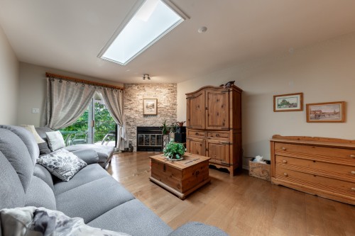 Living room - 202-845 Rue Rodier, Saint-Jean-Sur-Richelieu, QC - Indoor Photo Showing Living Room With Fireplace