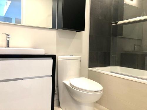 Bathroom - 2112-1188 Rue St-Antoine O., Montréal (Ville-Marie), QC - Indoor Photo Showing Bathroom