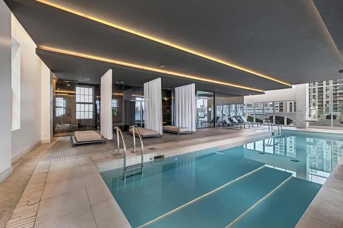 Pool - 2112-1188 Rue St-Antoine O., Montréal (Ville-Marie), QC - Indoor Photo Showing Other Room With In Ground Pool