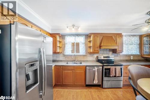 9 Welbeck Drive, Brampton, ON - Indoor Photo Showing Kitchen