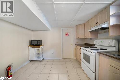 9 Welbeck Drive, Brampton, ON - Indoor Photo Showing Kitchen