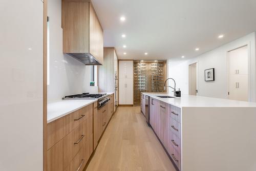 Cuisine - 705 Rue Westchester, Baie-D'Urfé, QC - Indoor Photo Showing Kitchen With Upgraded Kitchen