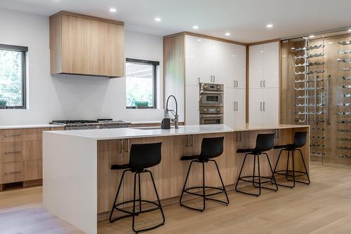 Cuisine - 705 Rue Westchester, Baie-D'Urfé, QC - Indoor Photo Showing Kitchen With Upgraded Kitchen