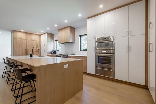 Cuisine - 705 Rue Westchester, Baie-D'Urfé, QC - Indoor Photo Showing Kitchen With Upgraded Kitchen