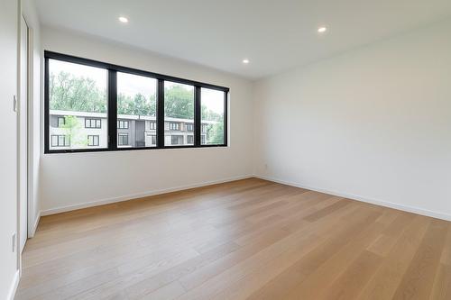 Chambre à coucher - 705 Rue Westchester, Baie-D'Urfé, QC - Indoor Photo Showing Other Room