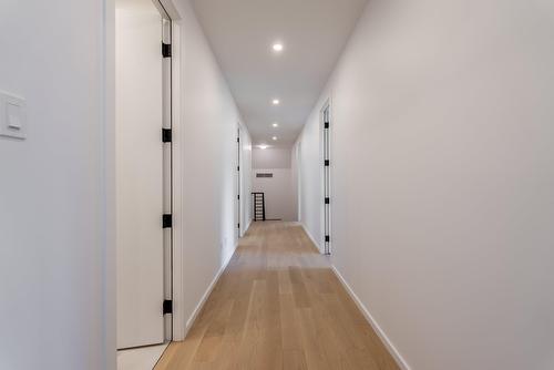 Hall d'entrée/Vestibule - 705 Rue Westchester, Baie-D'Urfé, QC - Indoor Photo Showing Other Room