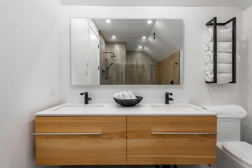 Salle de bains attenante à la CCP - 705 Rue Westchester, Baie-D'Urfé, QC - Indoor Photo Showing Bathroom
