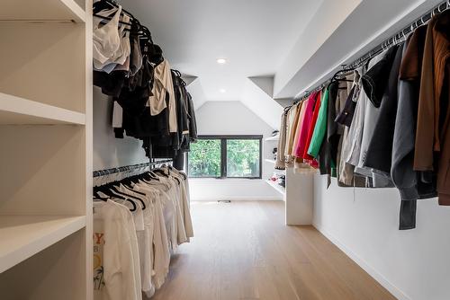 Penderie (Walk-in) - 705 Rue Westchester, Baie-D'Urfé, QC - Indoor With Storage