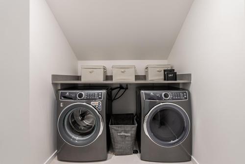 Salle de lavage - 705 Rue Westchester, Baie-D'Urfé, QC - Indoor Photo Showing Laundry Room