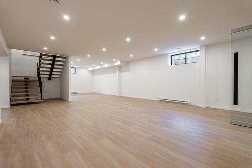 Salle familiale - 705 Rue Westchester, Baie-D'Urfé, QC - Indoor Photo Showing Other Room