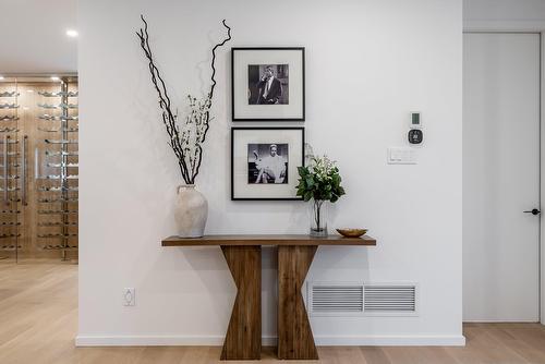 Hall d'entrée/Vestibule - 705 Rue Westchester, Baie-D'Urfé, QC - Indoor Photo Showing Other Room