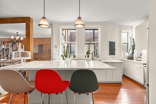 4-5830 Av. du Parc  Montréal (Le Plateau-Mont-Royal), QC H2V 4H3