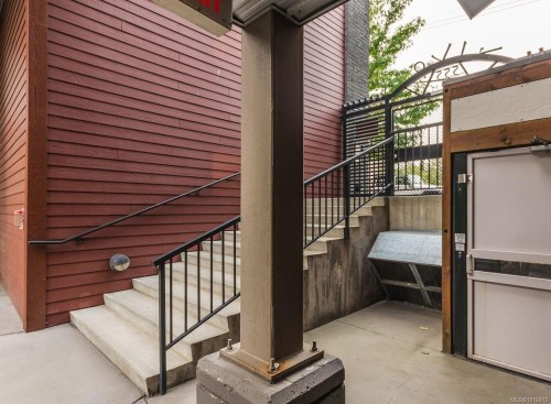 223-555 Franklyn St, Nanaimo, BC - Outdoor With Exterior