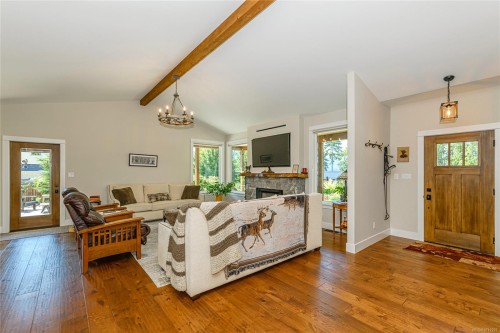 7375 Lakefront Dr, Lake Cowichan, BC 