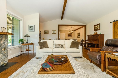 7375 Lakefront Dr, Lake Cowichan, BC 