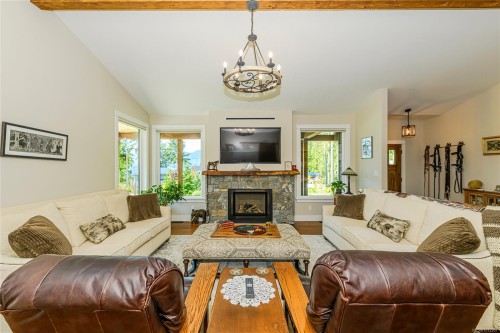 7375 Lakefront Dr, Lake Cowichan, BC 