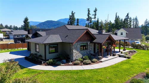 7375 Lakefront Dr, Lake Cowichan, BC 