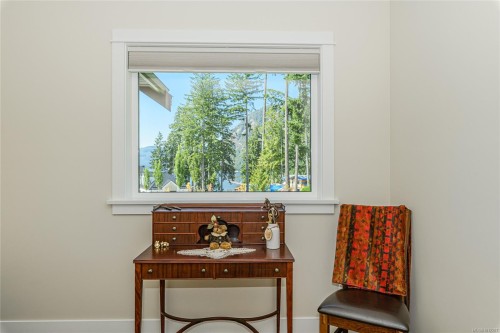 7375 Lakefront Dr, Lake Cowichan, BC 