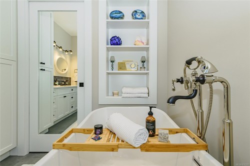 7375 Lakefront Dr, Lake Cowichan, BC 