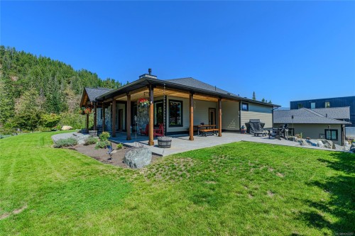 7375 Lakefront Dr, Lake Cowichan, BC 