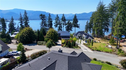 7375 Lakefront Dr, Lake Cowichan, BC 