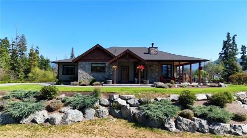 7375 Lakefront Dr, Lake Cowichan, BC 