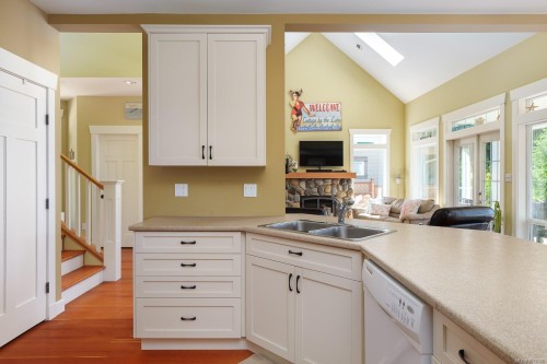 525 Point Ideal Dr, Lake Cowichan, BC 