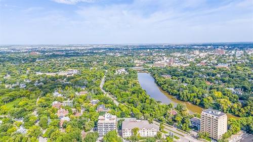 4-390 Wellington Cr, Winnipeg, MB 