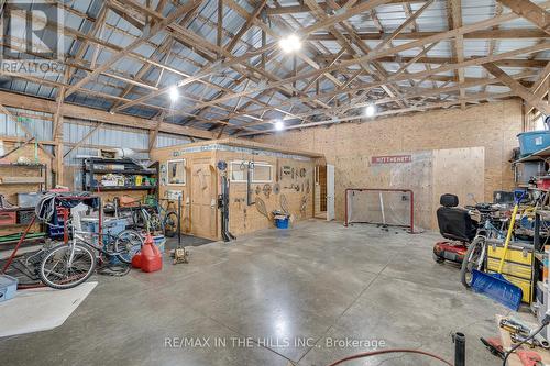 954461 7Th Line Ehs Road, Mono, ON - Indoor Photo Showing Garage
