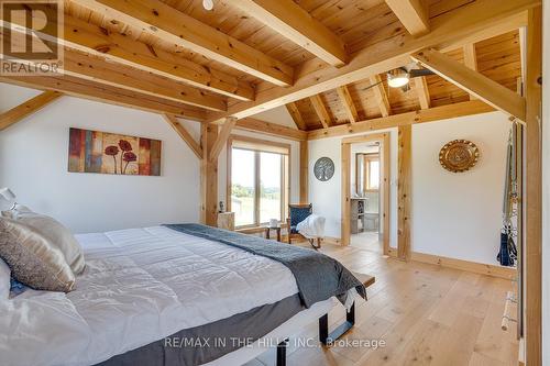 954461 7Th Line Ehs Road, Mono, ON - Indoor Photo Showing Bedroom