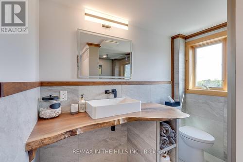 954461 7Th Line Ehs Road, Mono, ON - Indoor Photo Showing Bathroom