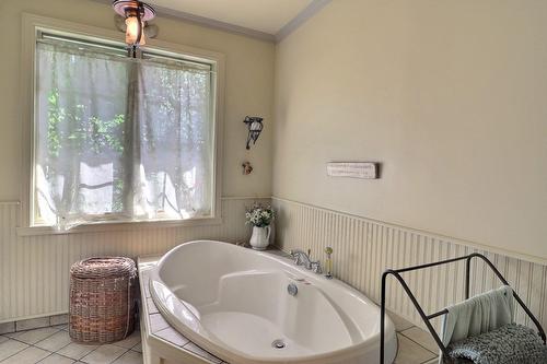 Bathroom - 60 Av. Des Rapides, Québec (Beauport), QC - Indoor Photo Showing Bathroom