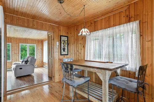 Dinette - 62 Ch. Lakeview, Saint-Adolphe-D'Howard, QC - Indoor Photo Showing Dining Room