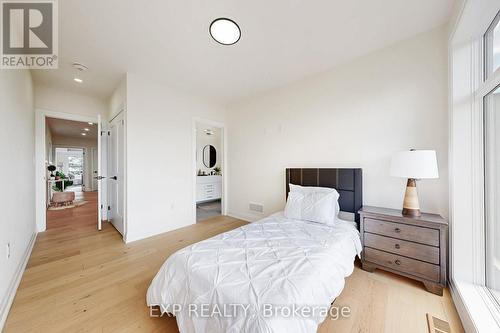768 Montbeck Crescent, Mississauga, ON - Indoor Photo Showing Bedroom