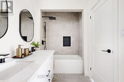 768 Montbeck Crescent, Mississauga, ON - Indoor